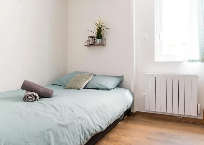Cozy And Elegant Bellecombe District 6th Apartmán