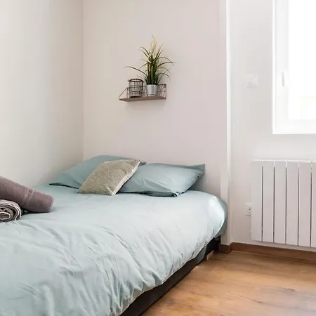 Cozy And Elegant Bellecombe District 6th Apartamento